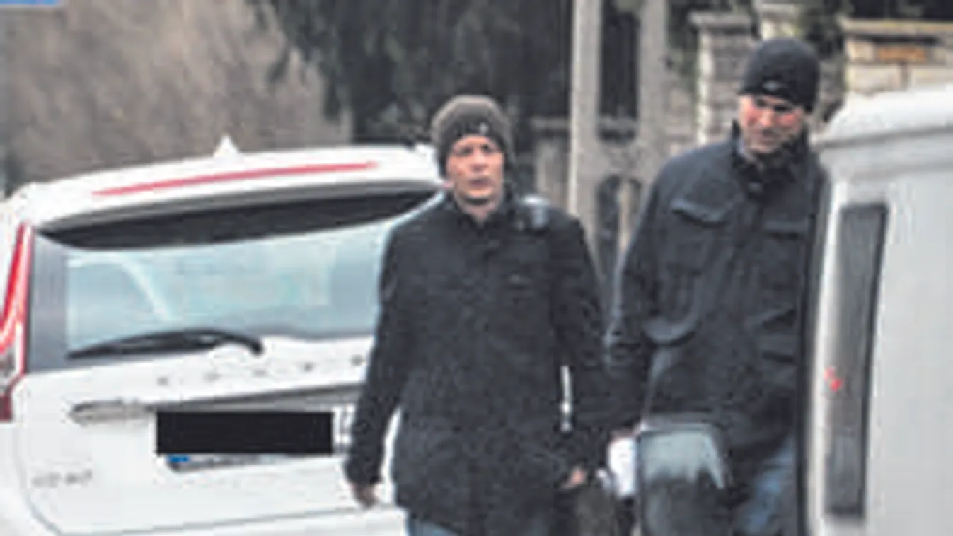 Simicska 4 milliárdot adott a Jobbiknak, táskában hordják el a pénzt: Megvesztegetik az ellenzéket!