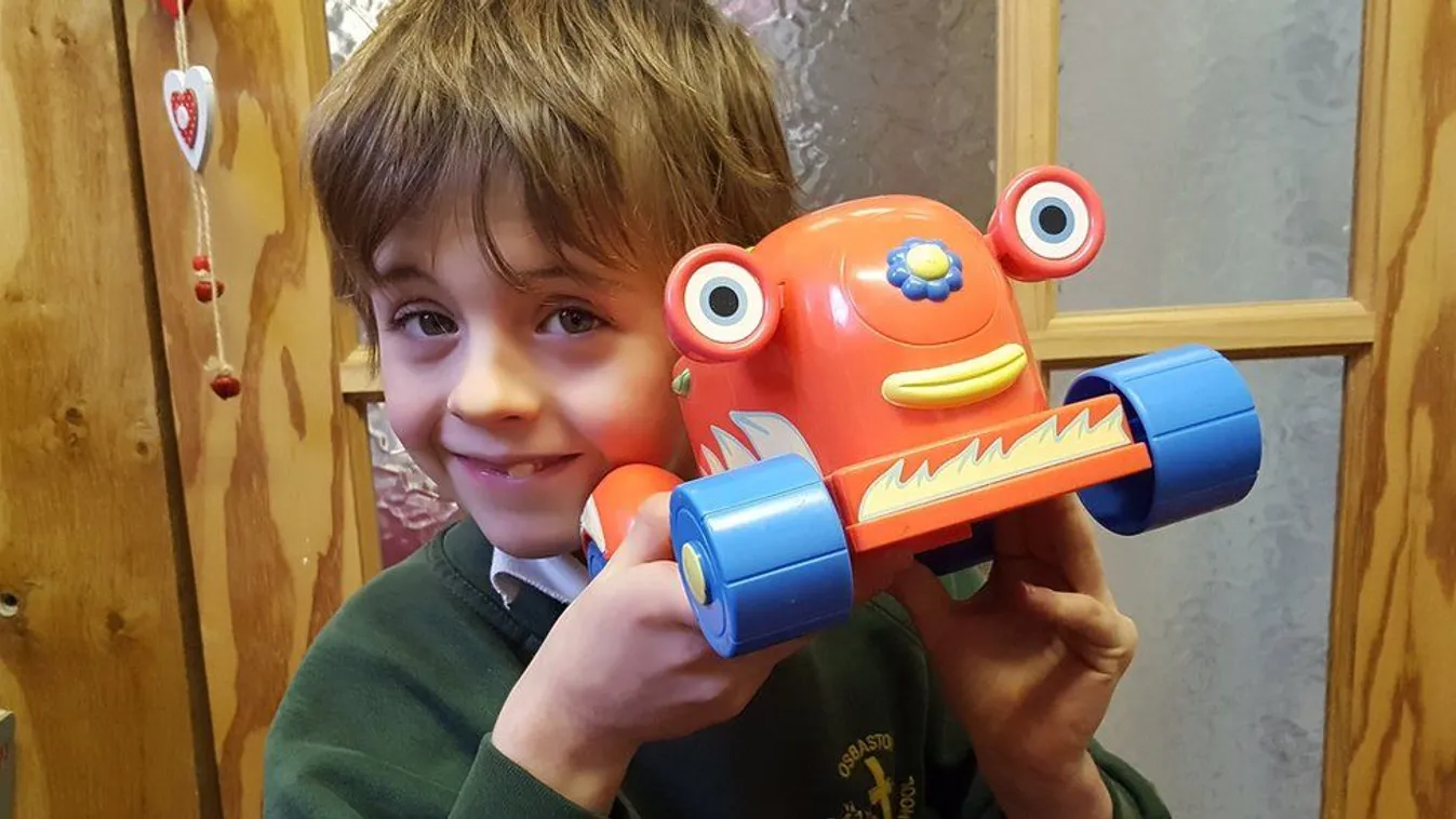 Mellbevágó tragédia: egy 7 éves kisfiút halálra gázolt a busz