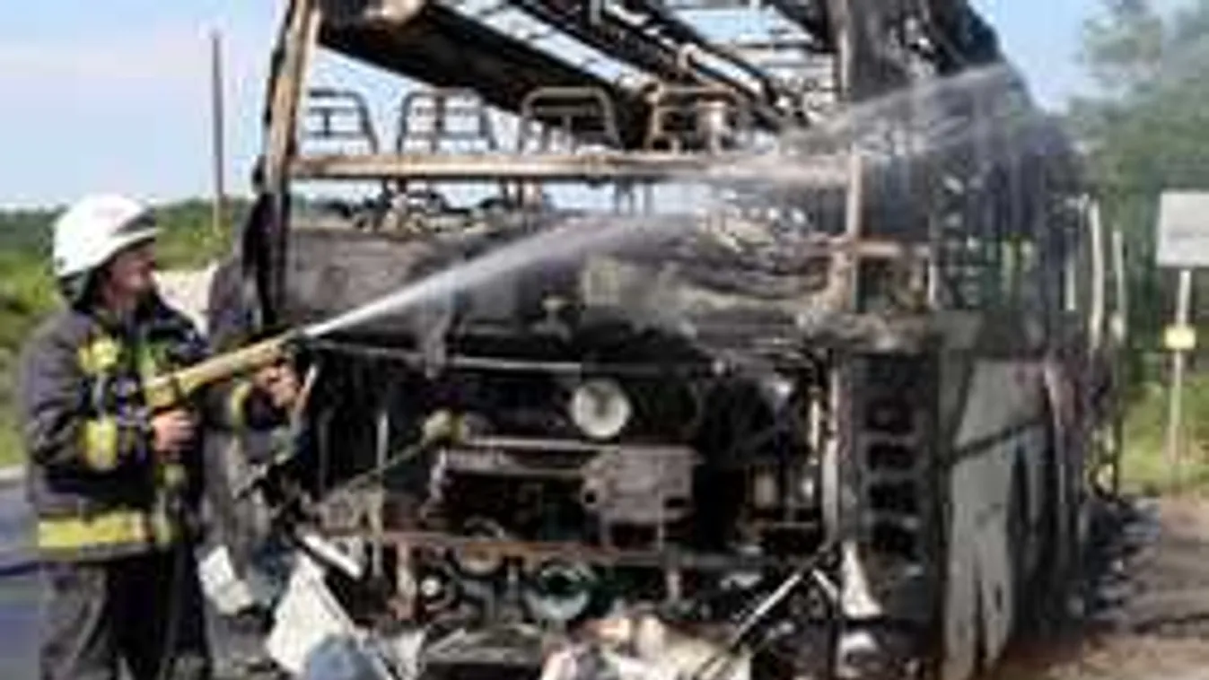 Már megint kiégett egy busz, most Miskolcnál