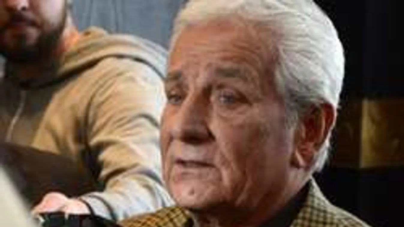 Pikáns részletek: Demcsákot is a bukott úszókapitány tanította!