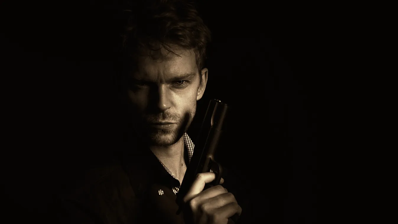 Fegyvert fogott, majd rálőtt felesége védelmezőjére a bedrogozott magyar férj