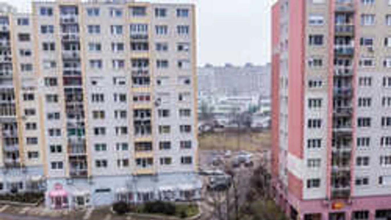 Kilenc hónapos babával mehet utcára az átvert magyar anyuka