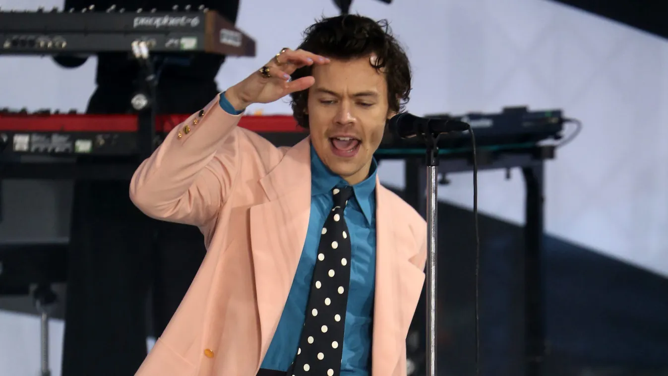 Harry Styles performs on Today
