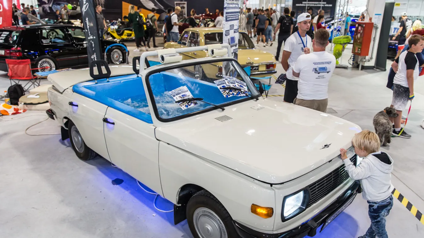 Te jó ég: jakuzzival keresztezték a Wartburgot, erőgéppel a Trabantot – fotók