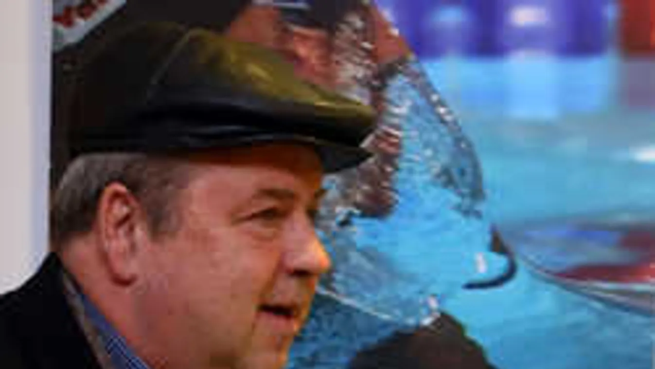 Feszültség az úszóknál, Katinka nem beszél a kapitánnyal