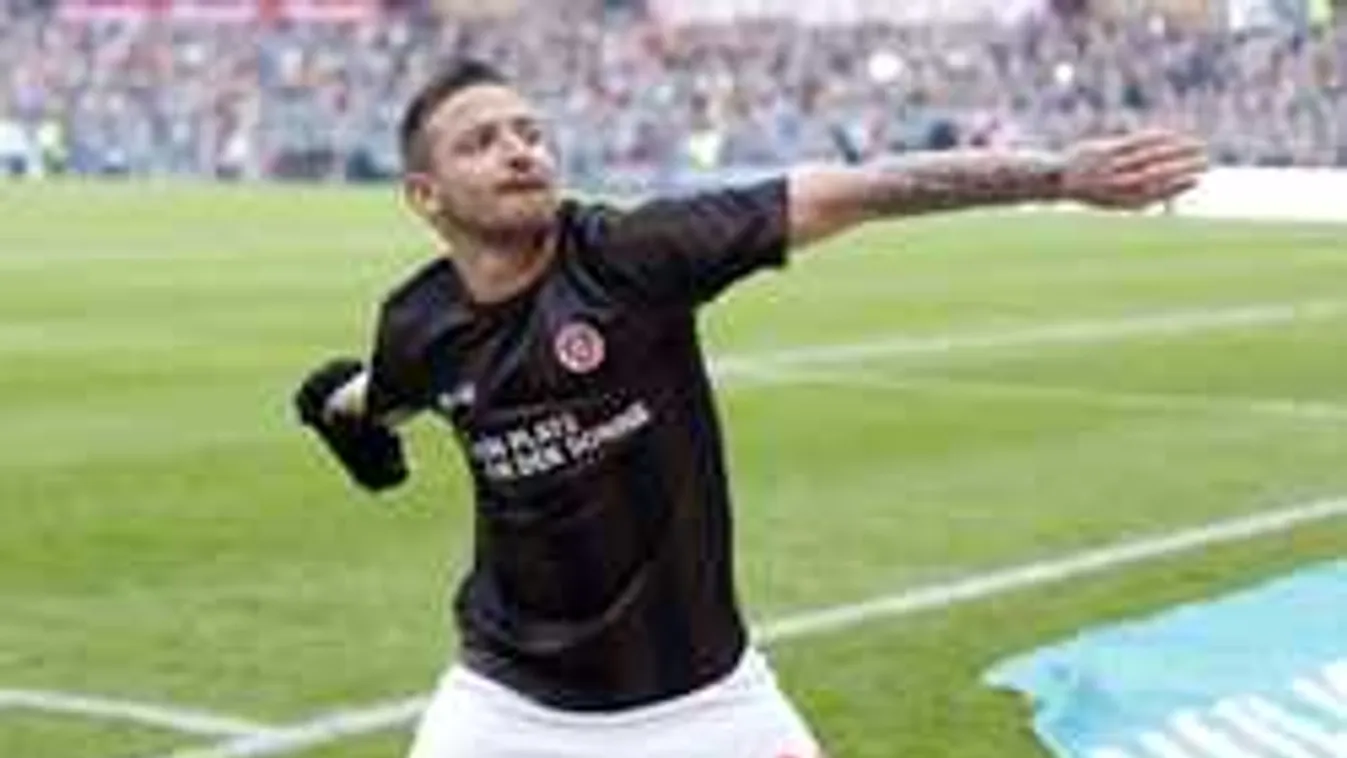 Merénylet az autópályán, rálőttek a focistára egy fekete kombiból