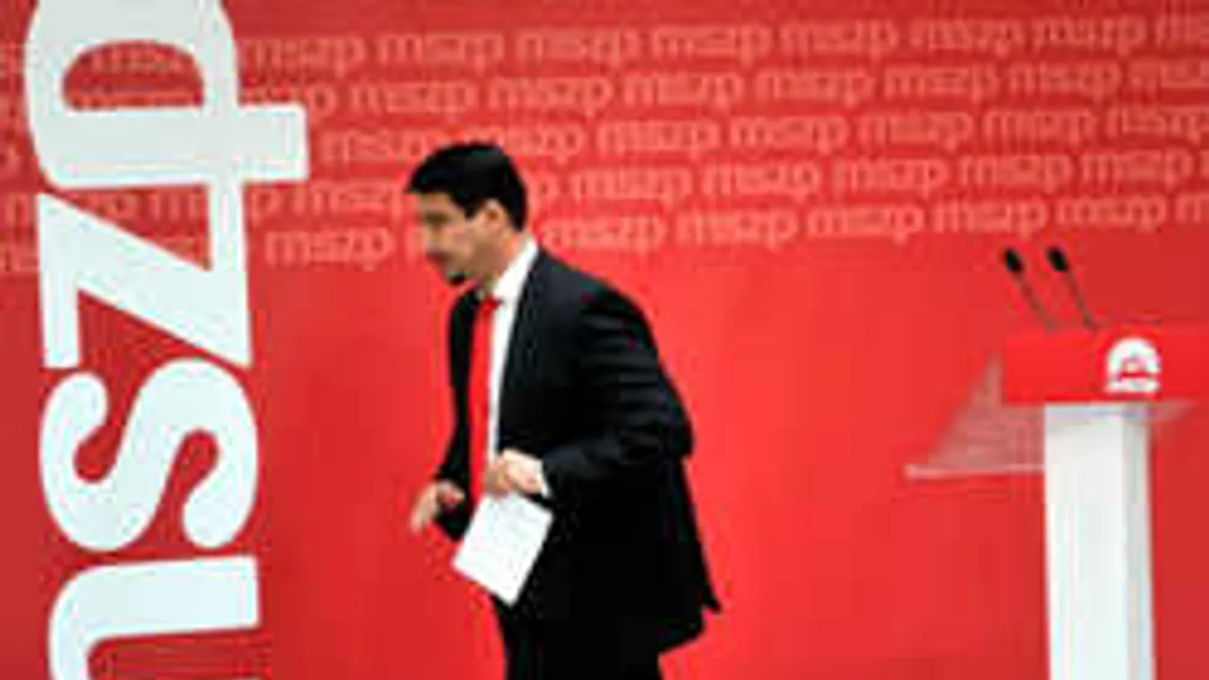 Az ex-MSZP-elnök parlamenti belépőt adott egy üzletembernek, de nem tudja, hogy miért