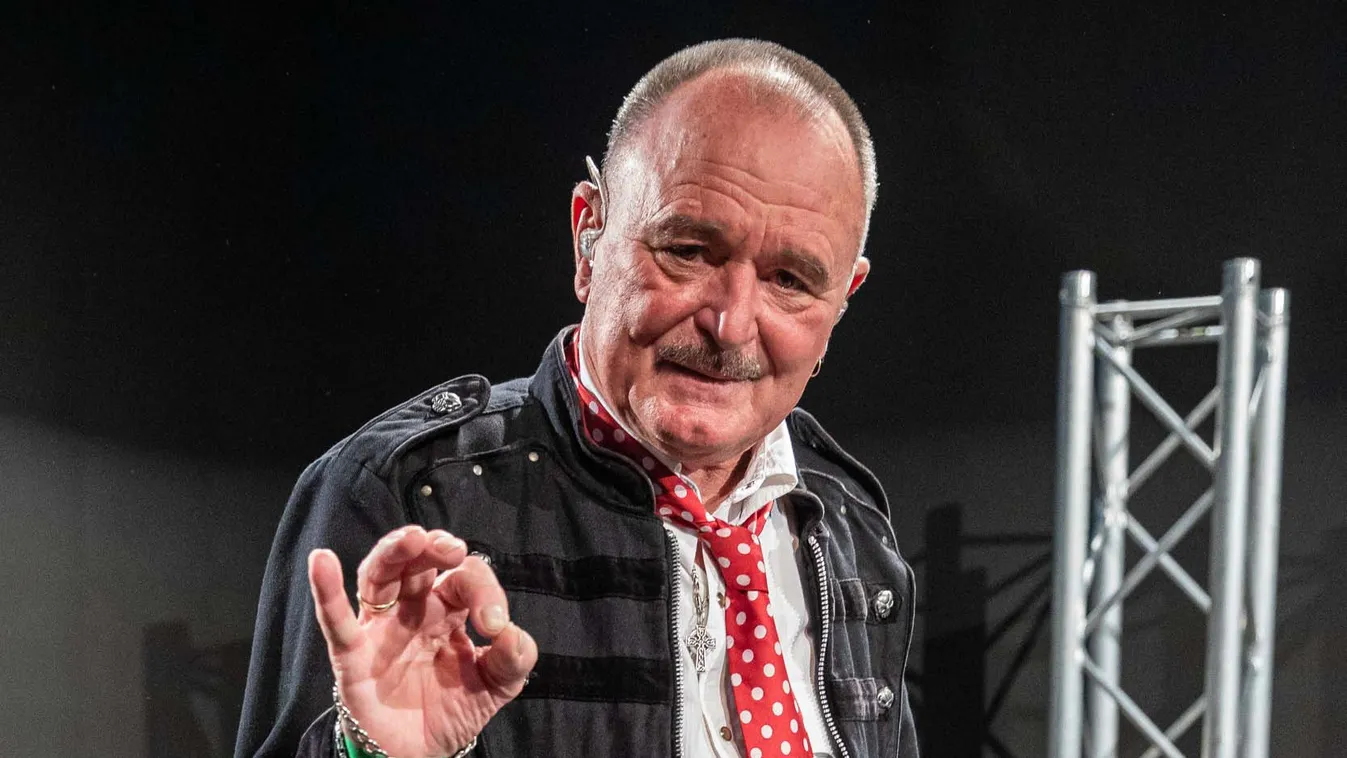 Nagy Feró szerint fontos, hogy lépésről lépésre cselekedjünk.