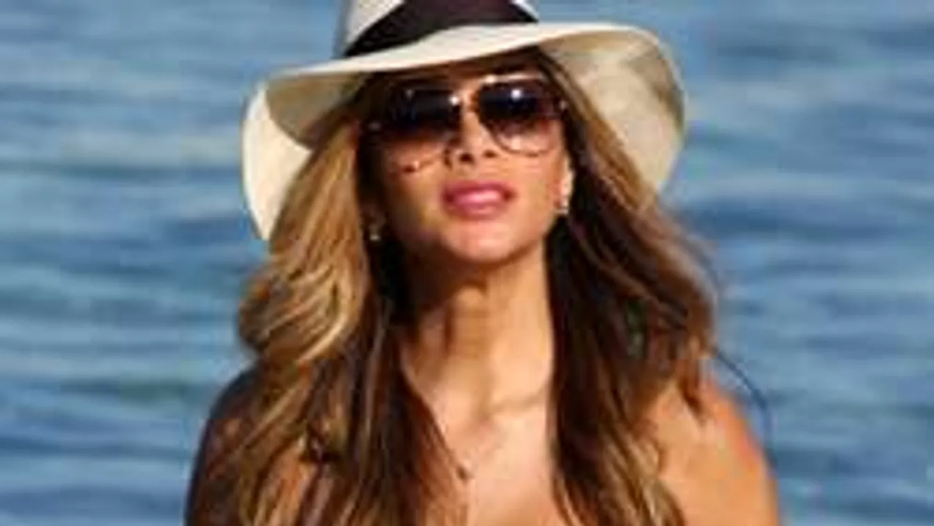 Így sütkéreznek a szupersztárok a csődközeli Görögországban!