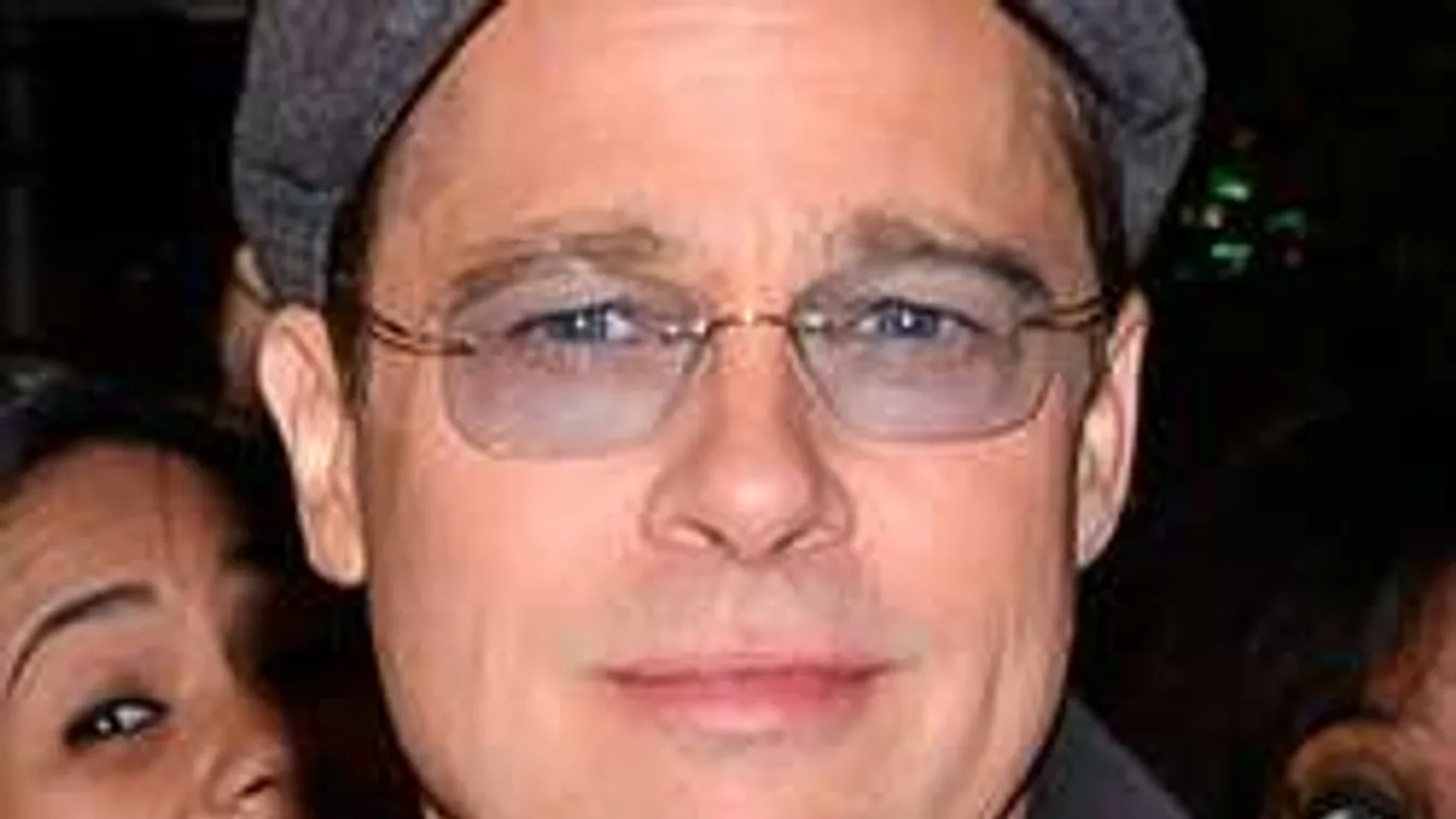 Mi lesz ebből? Világhírű szexbomba vetett szemet Brad Pittre!