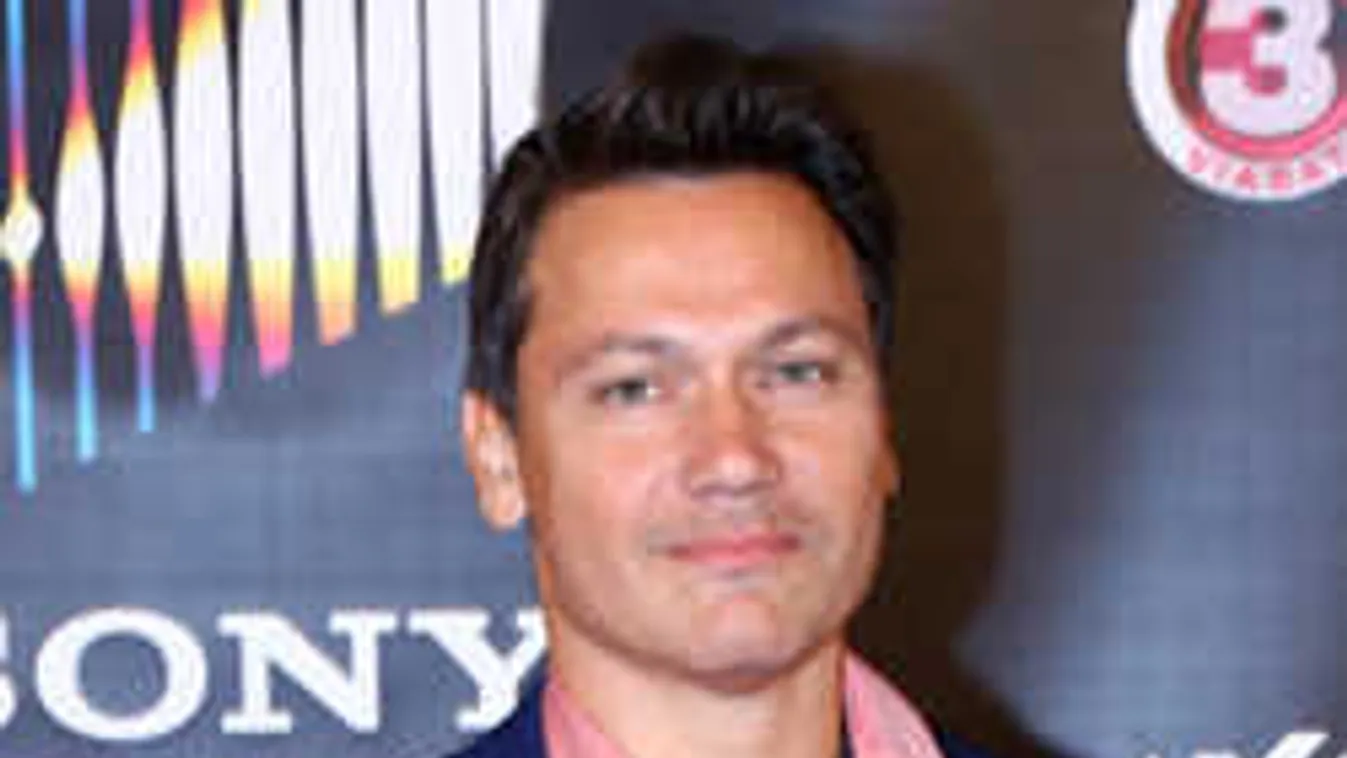 Rémisztő fotó: Félelmetes mutánssal pózolt a magyar műsorvezető