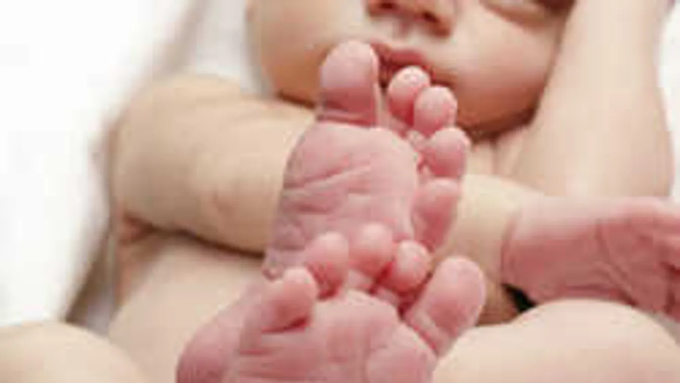 Döbbenet, ezt művelte a síró csecsemővel az agresszív apa