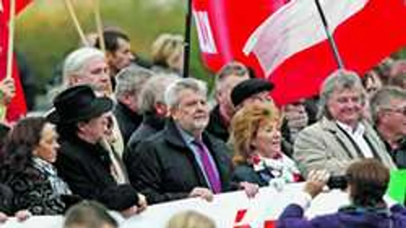 A Békemenet figyelmeztetés is lesz