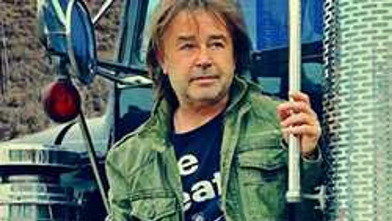 Szikora Robi fizet feleségének, hogy csak vele legyen