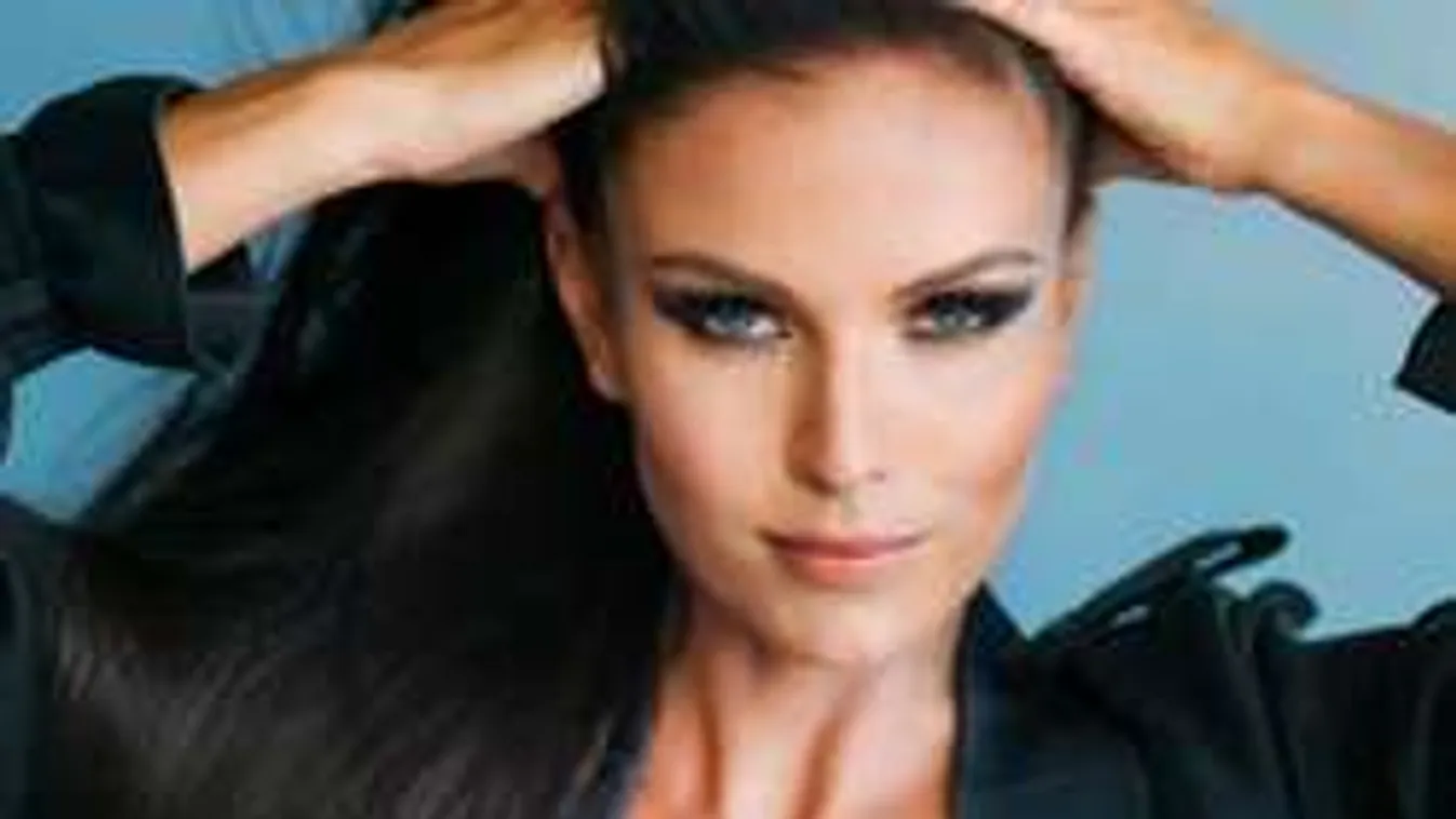 Bekötötték a jóképű sztár fejét - itt az első fotó!