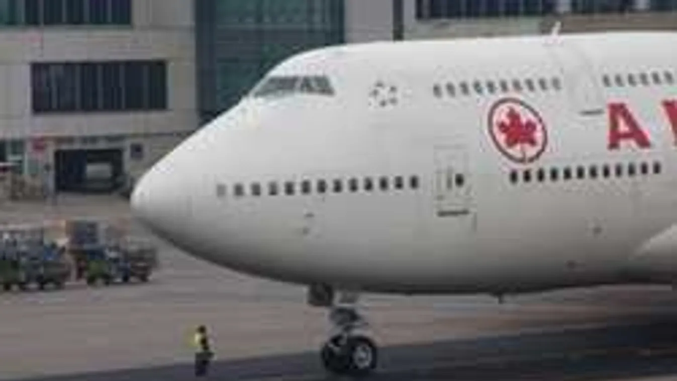 Pánik az óceán felett: repkedtek az utasszállító fedélzetén az utasok