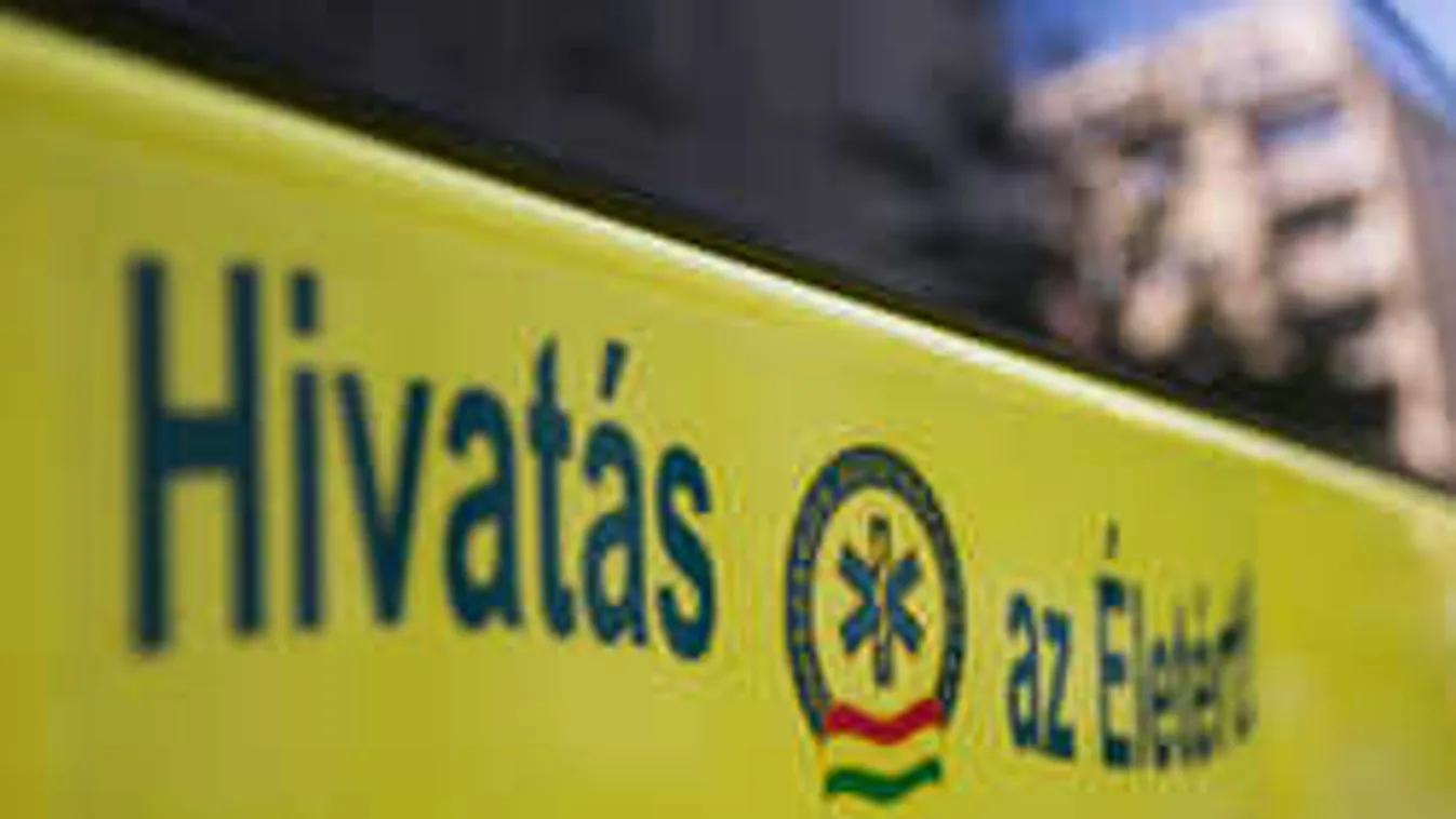 Pánik, újraélesztettek egy embert Pakson