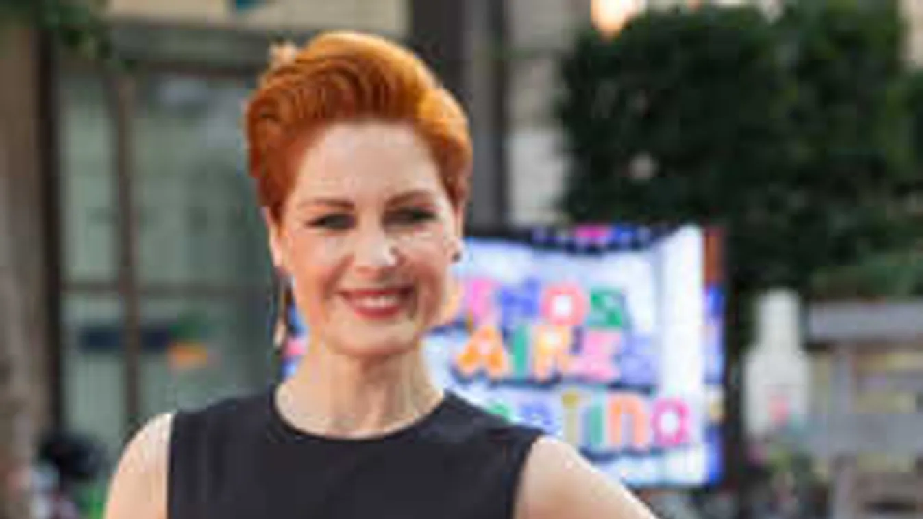 Ettől leesik az állad: pilótának tanul a magyar műsorvezető