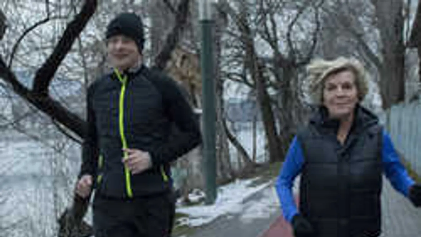 Szijjártót hajnalban egy hölggyel látták a Margitszigeten. Fotók