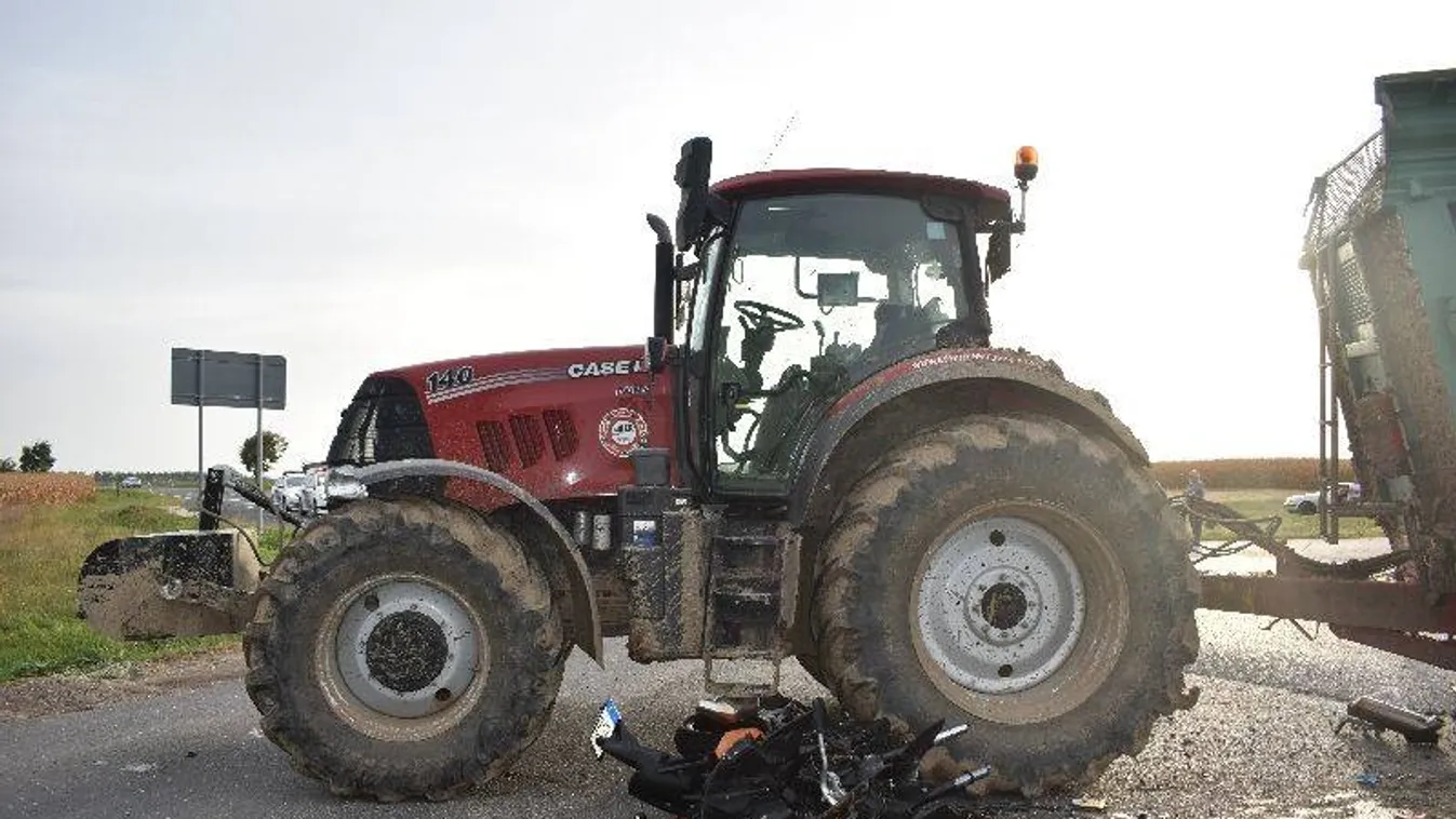Mentőhelikoptert riasztottak: brutális helyszíni fotók a Tolna megyei balesetről