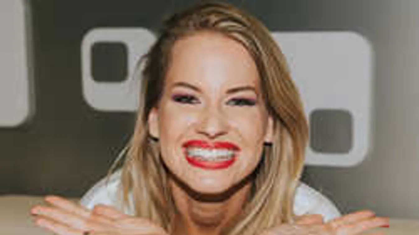 Vadító fotók: Szexi fehérneműben pózol Mádai Vivien