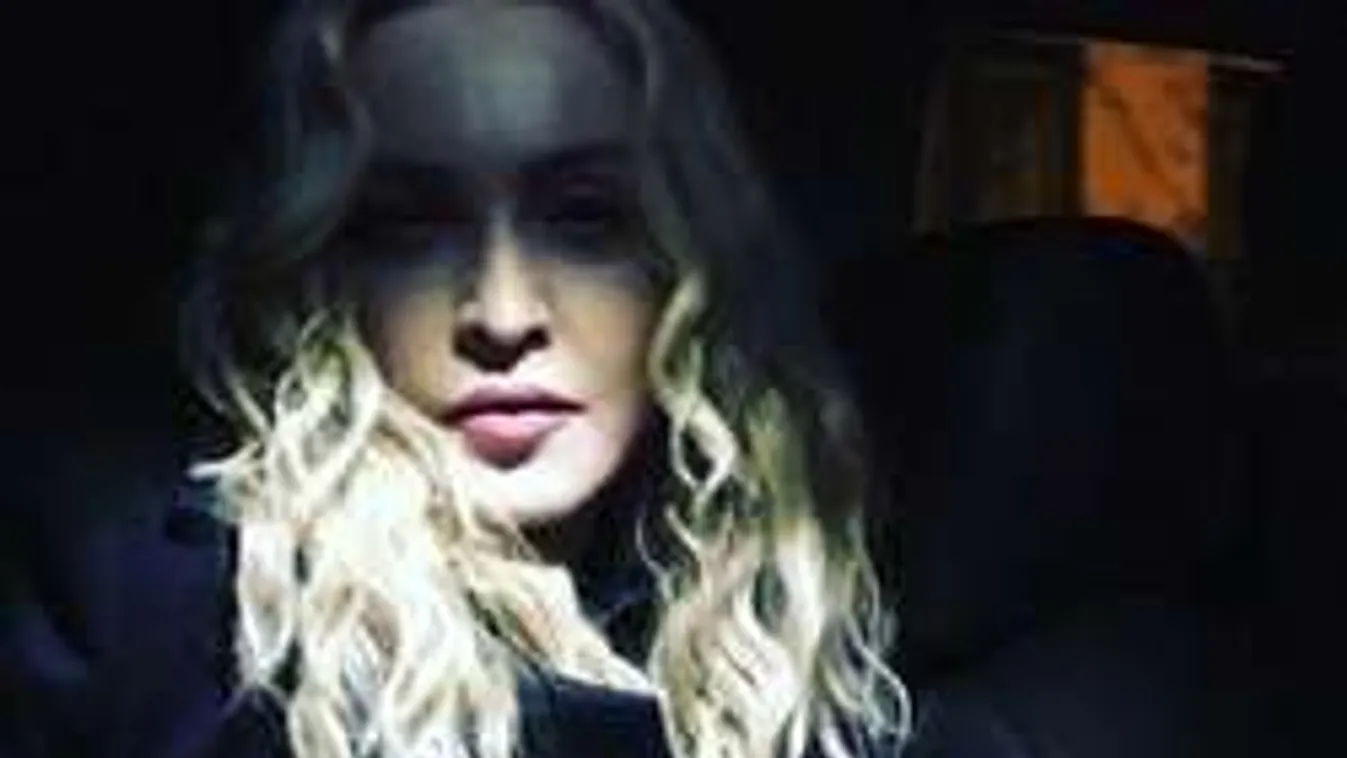 Végre helyrehozták Madonna testének szégyenfoltját