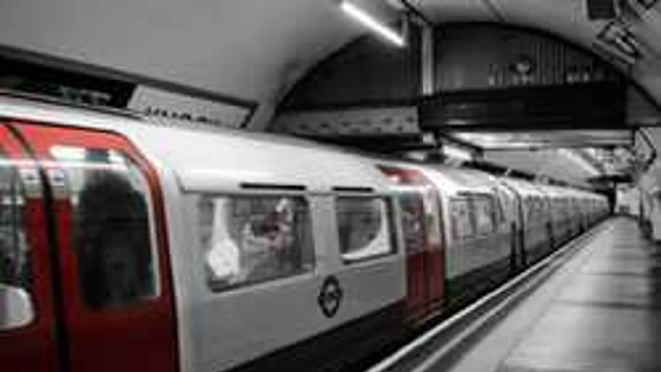 Meghalt a reggeli metróbaleset áldozata