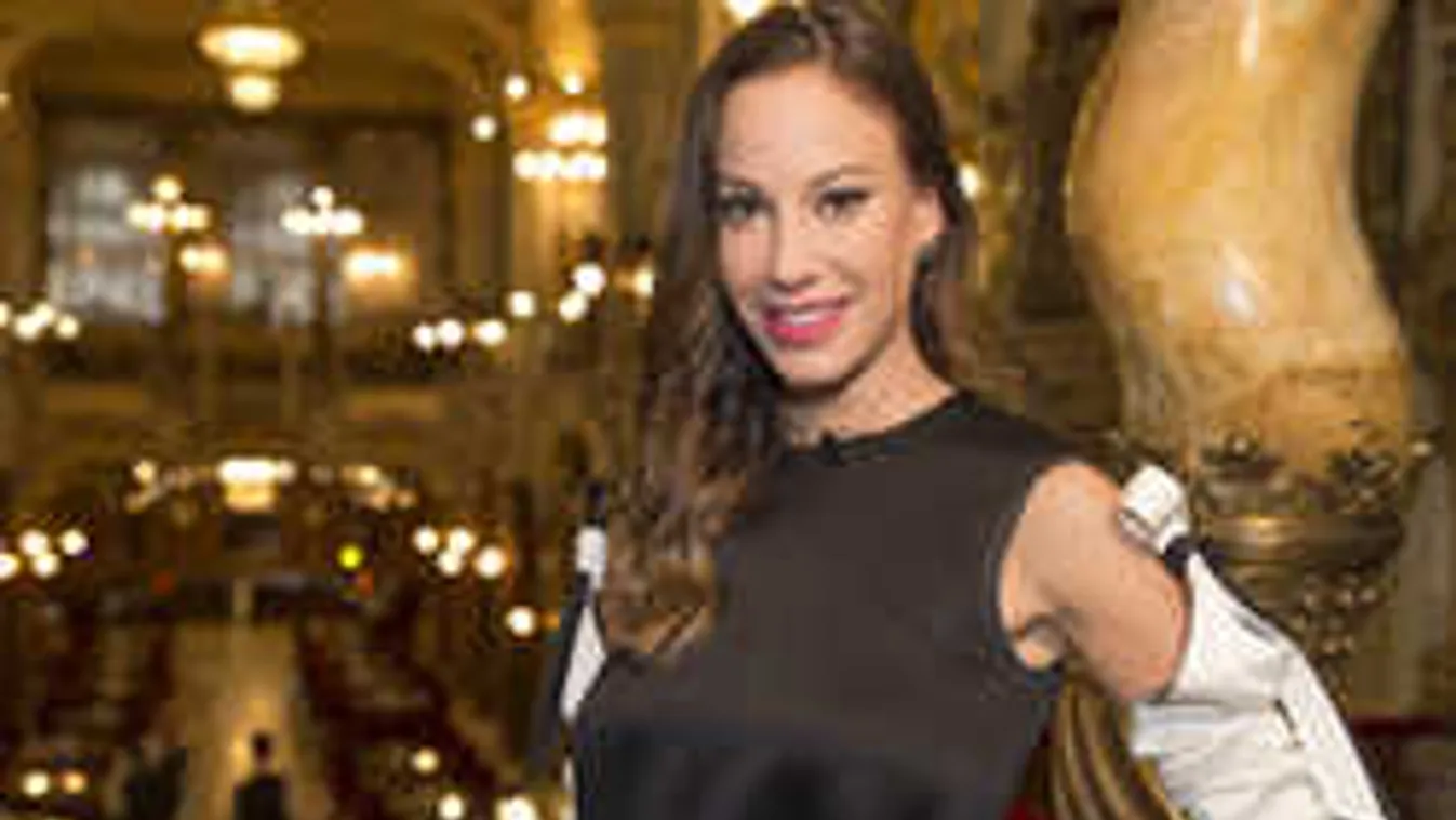 Ez durva, Vajna Tímea rajongója ezt tette magával