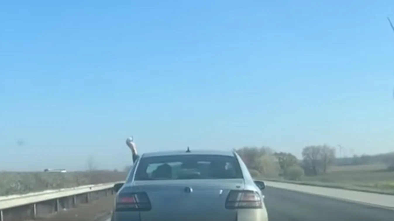 Videón a nap hülyéje! Ezt tette a mögötte haladóval az M1-esen