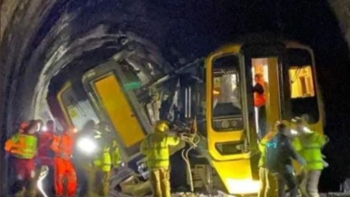 „Szeretlek” – zokogva hívták fel családtagjaikat a vonaton ülők, rettegtek a haláltól