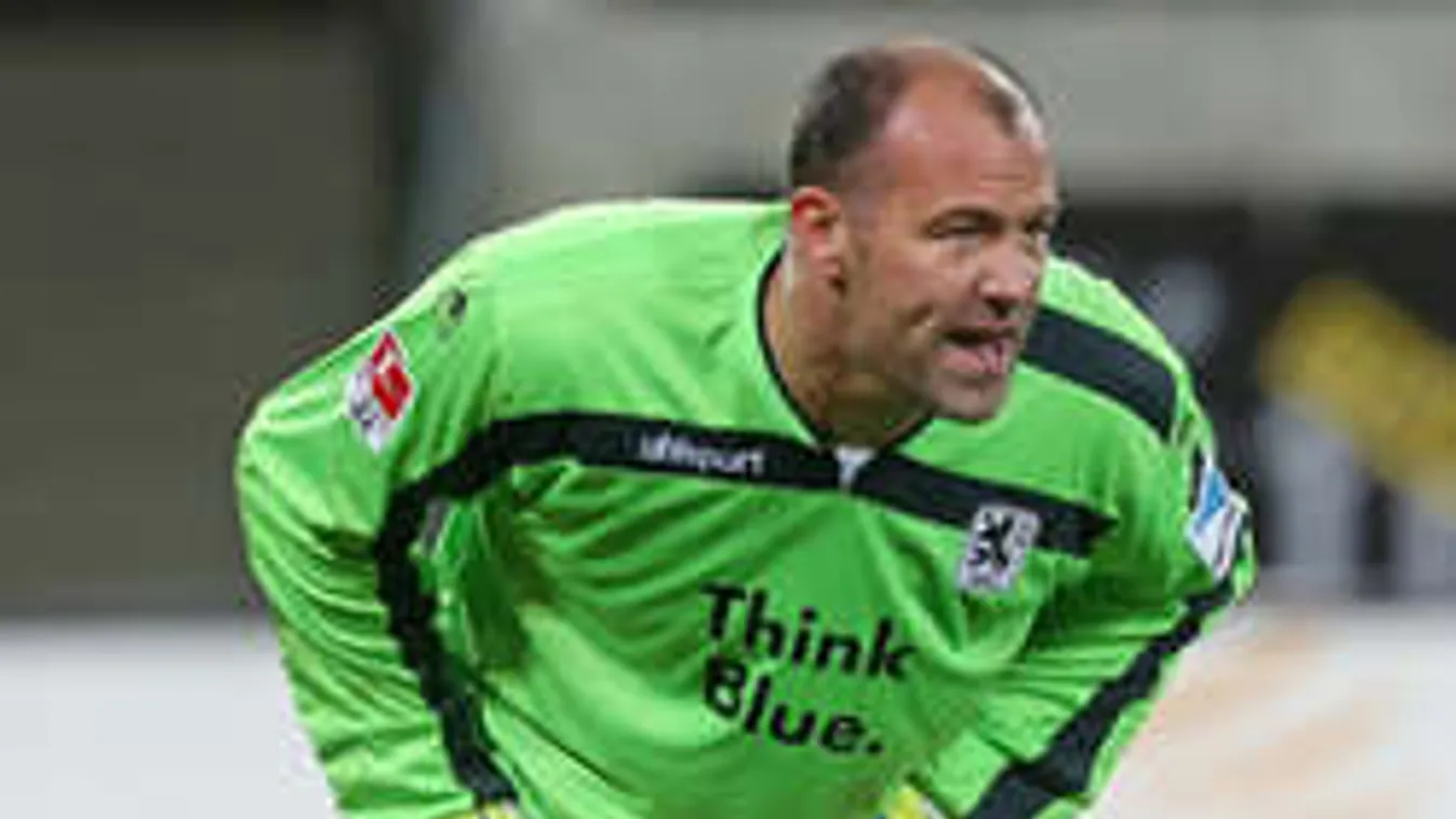 Király Gábor milliókat kaszál a macinacival