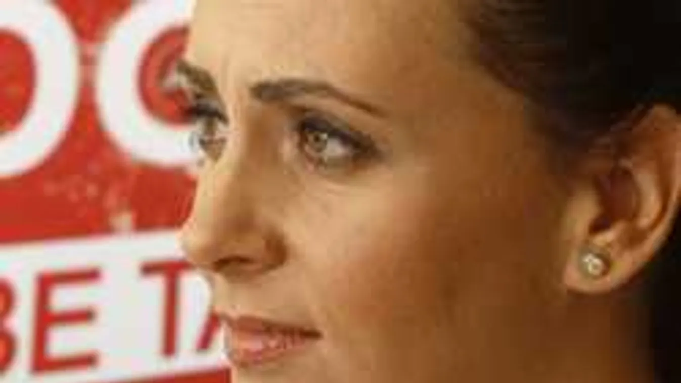 Szomorú videó, gyászol a magyar sztárénekesnő