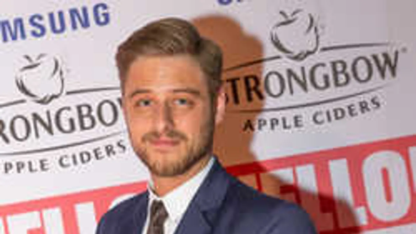 Meztelen fotókkal udvarolnak a sármos színésznek