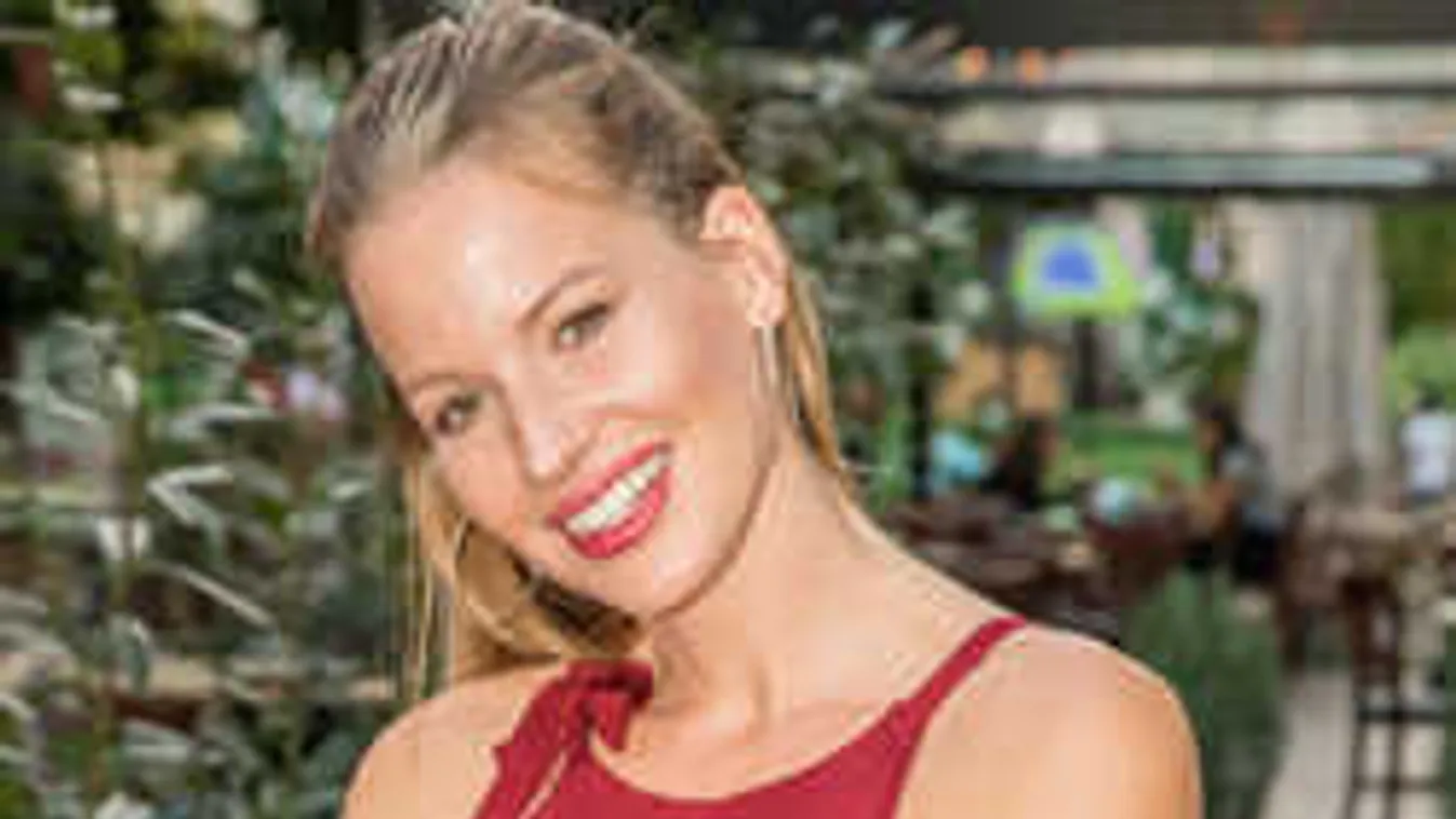 Elképesztő látvány: így néz ki smink nélkül Mádai Vivien