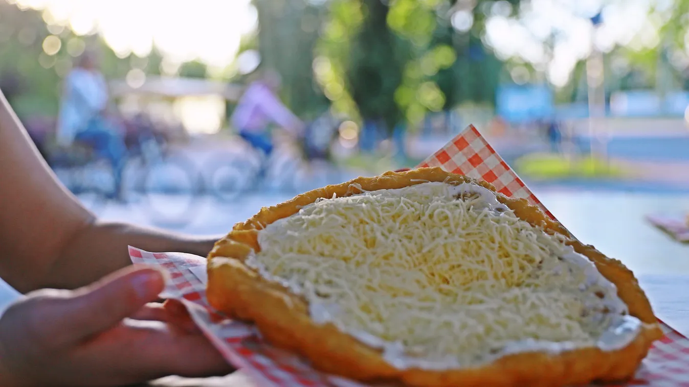 Egyetlen videóval döntötte el a lángosháborút a magyar színész