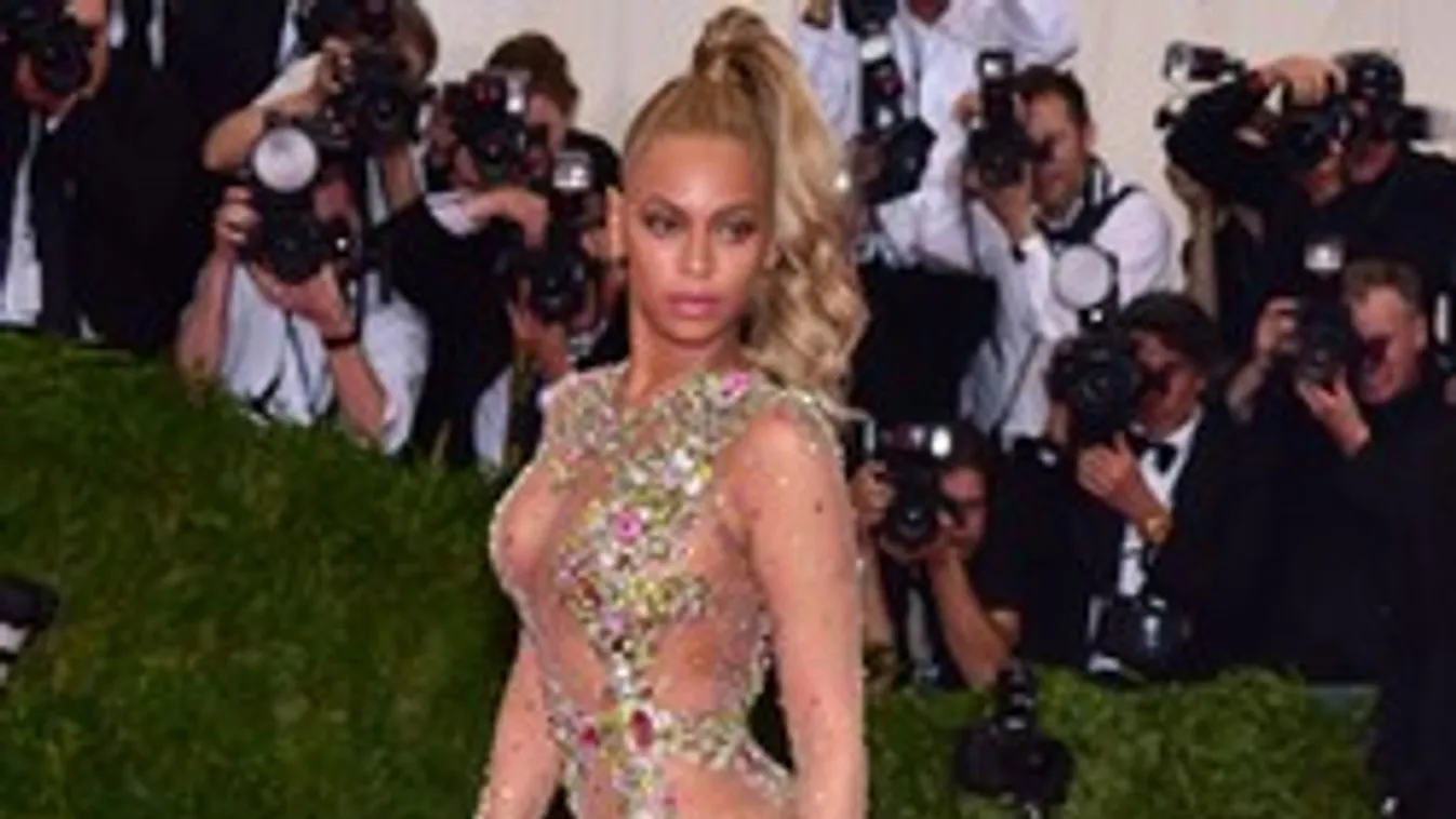 at arrivals for 	'CHINA: Through The Looking Glass' Opening Night Met Gala - Part 6, The Metropolitan Museum of Art Costume Institute, New York, NY May 4, 2015. Photo By: Gregorio T. Binuya/Everett Collection