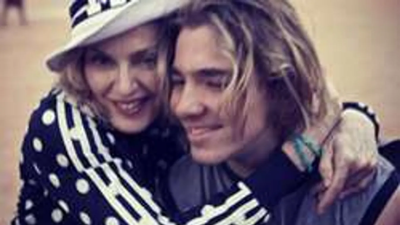 Durvul a botrány: Lek**vázta anyját Madonna fia