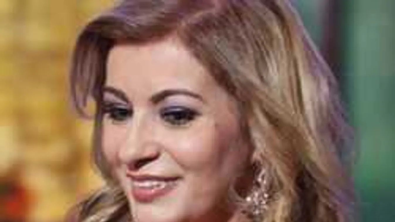 Brutális dekoltázst villantott Kiszel Tünde lánya