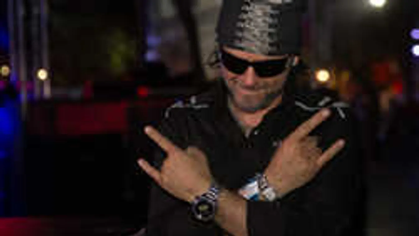 Váratlan fordulat, rendőrök védik Kozsótól alkalmazottját