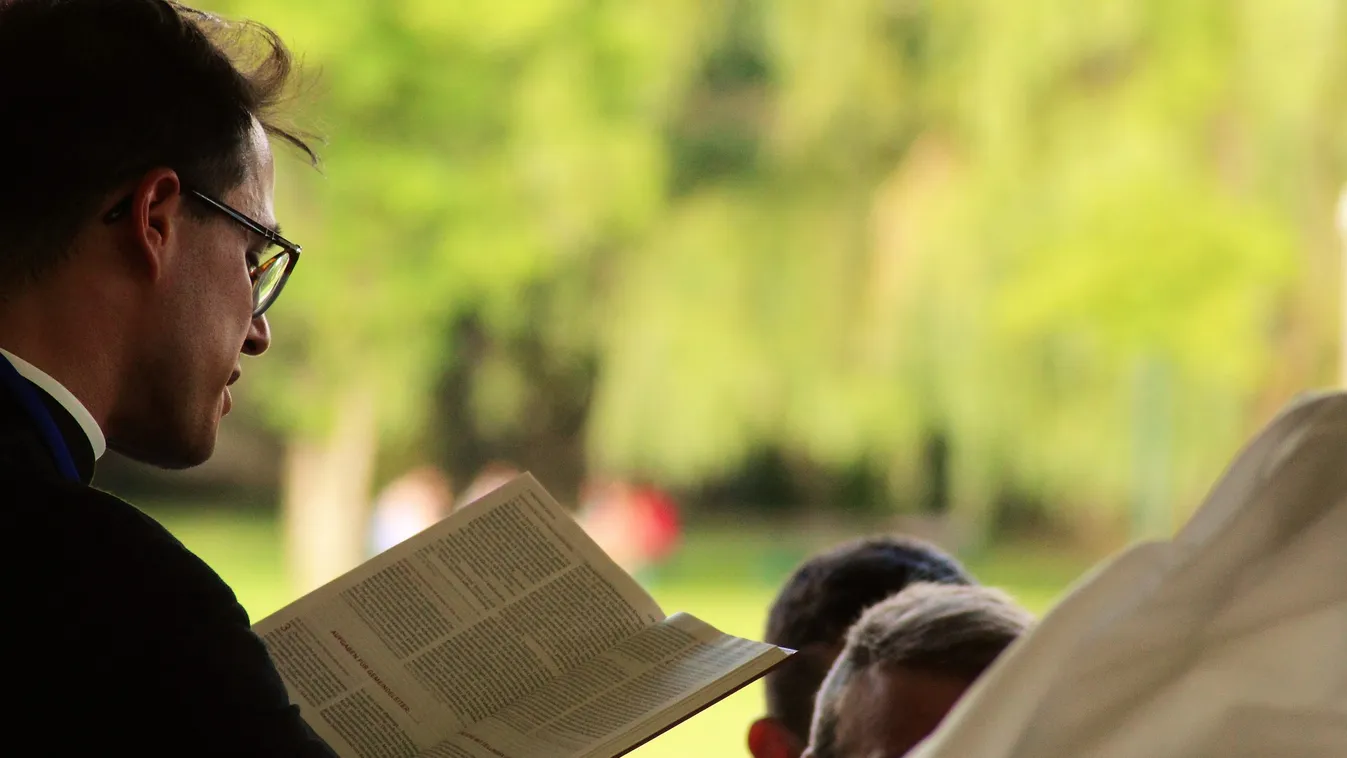 Több mise- és istentisztelet-közvetítés lesz már vasárnap a közmédia csatornáin