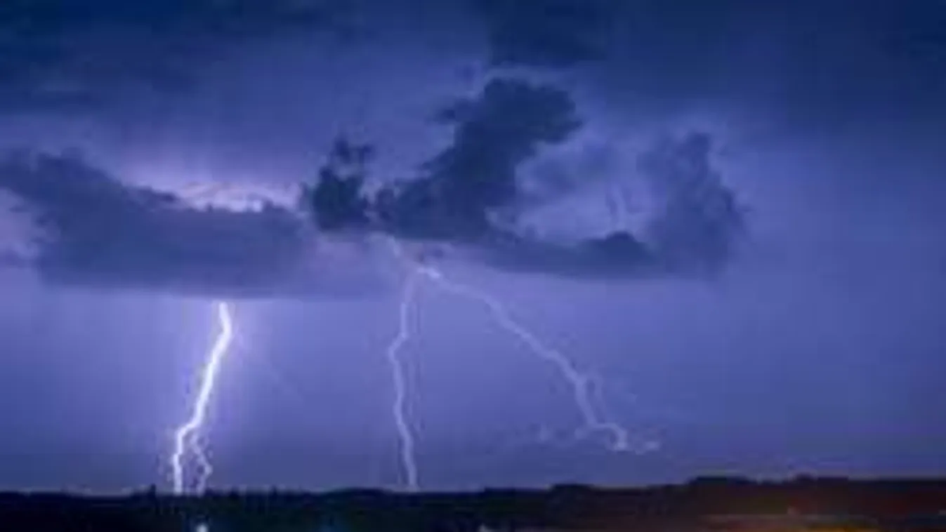 Pusztító vihar csapott le Budapestre, tombol az egész országban