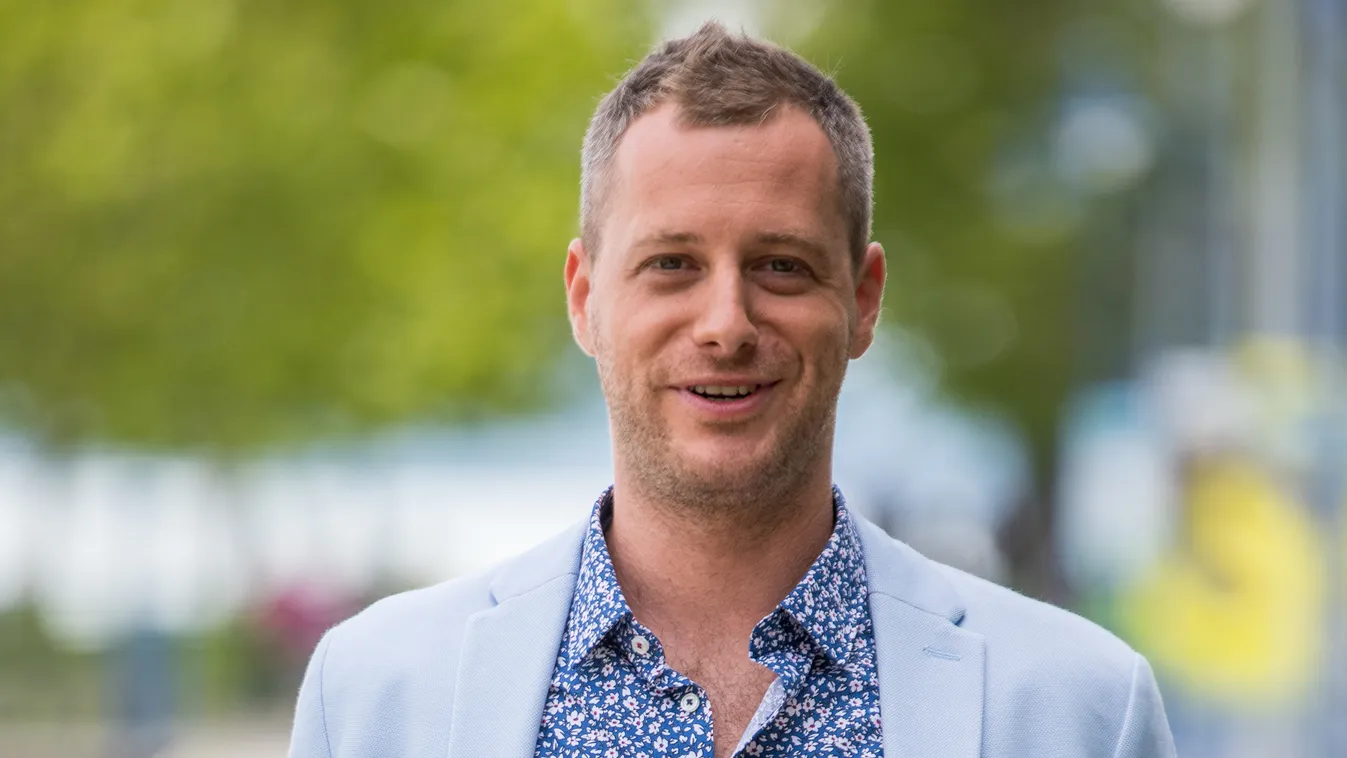 Titokban megnősült és apa lesz a magyar tévés