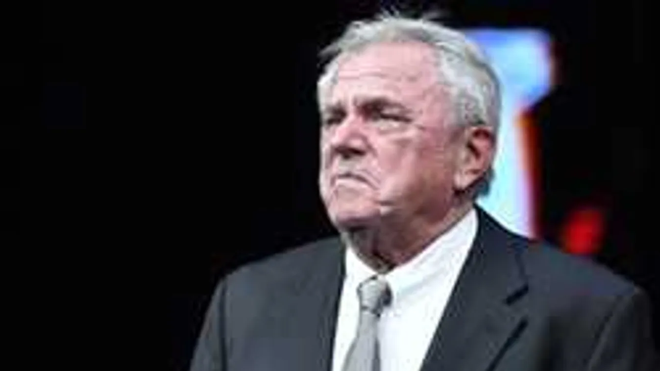 Friss fotó Mészöly Kálmánról, könnyezve érkezett a legenda