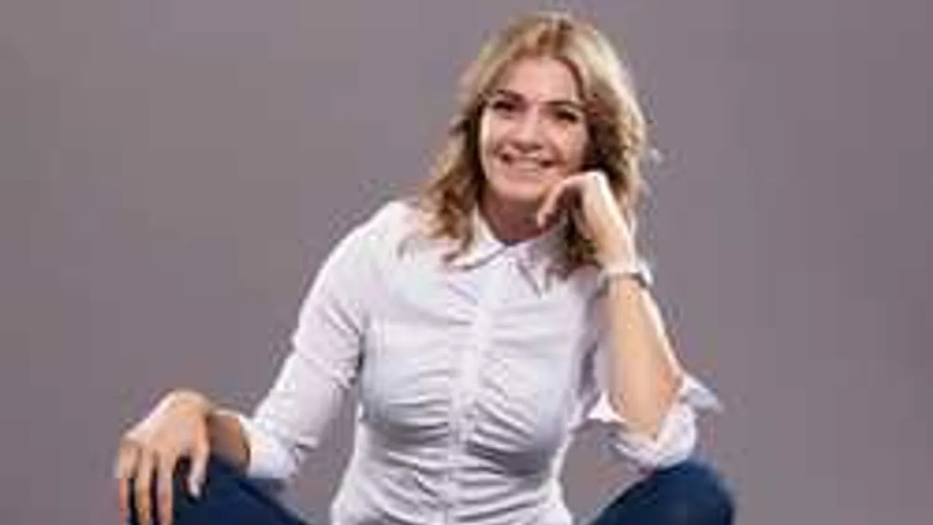 Ezt látni kell, különös dologra vállalkozott a magyar szépség