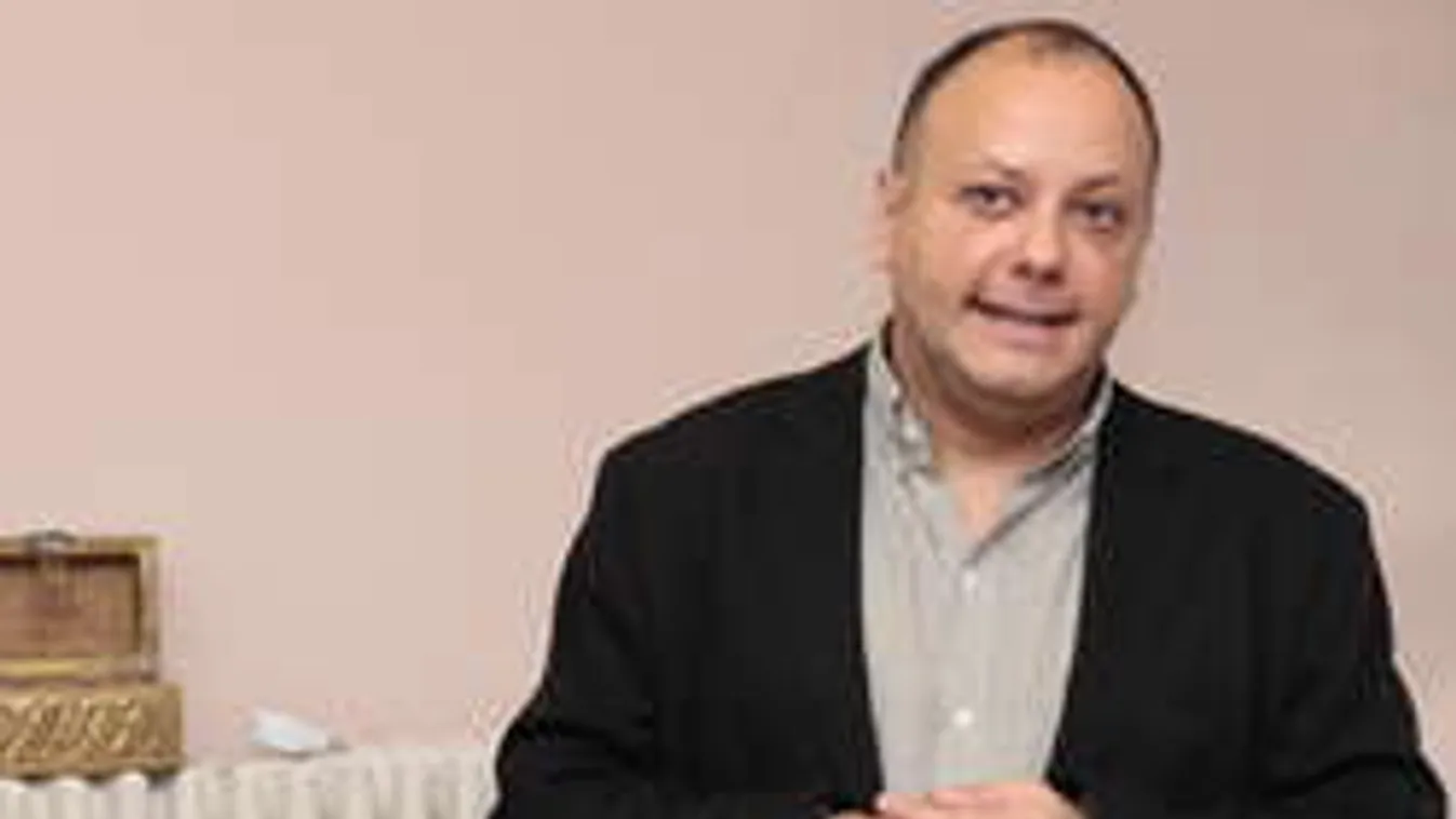 Harmadik gyermekéről is lemond Damu Roland