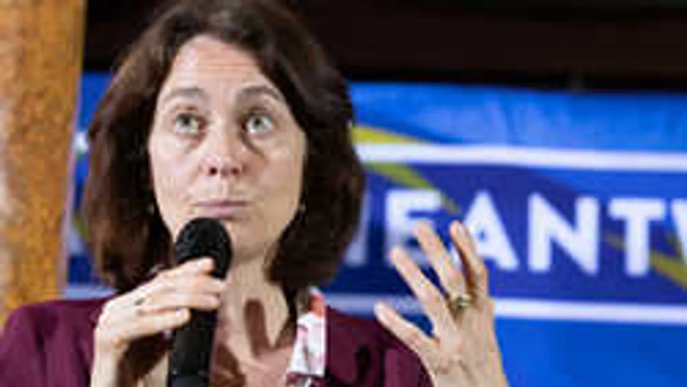 Az EU kezébe adná a migránsok szétosztásának jogát a német szocik listavezetője