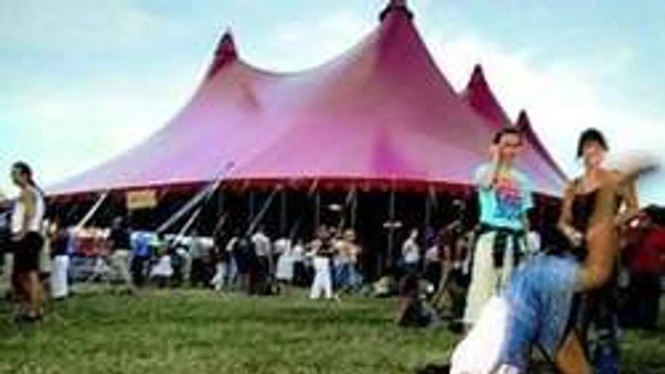 Nőket molesztáltak a migránsok a zenei fesztiválon