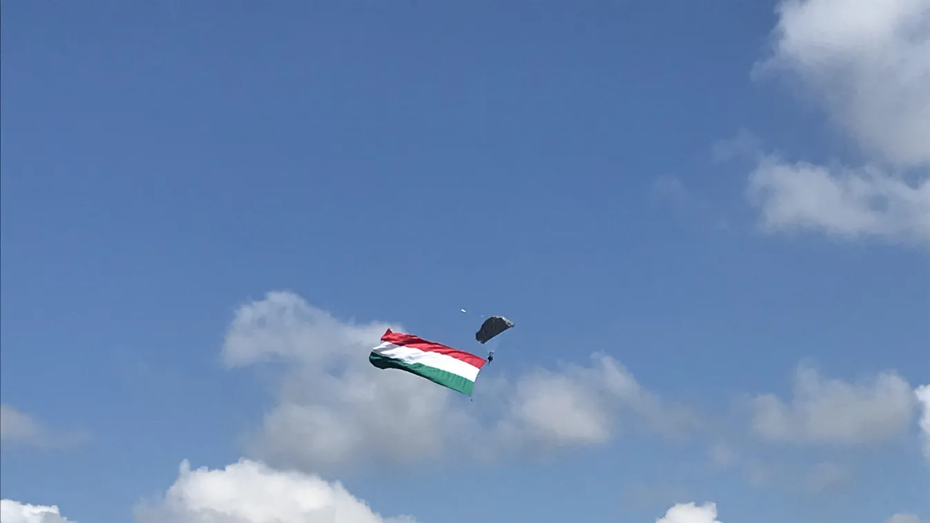 Kecskeméti repülőnap: így győzi le a félelmet a női pilótajelölt