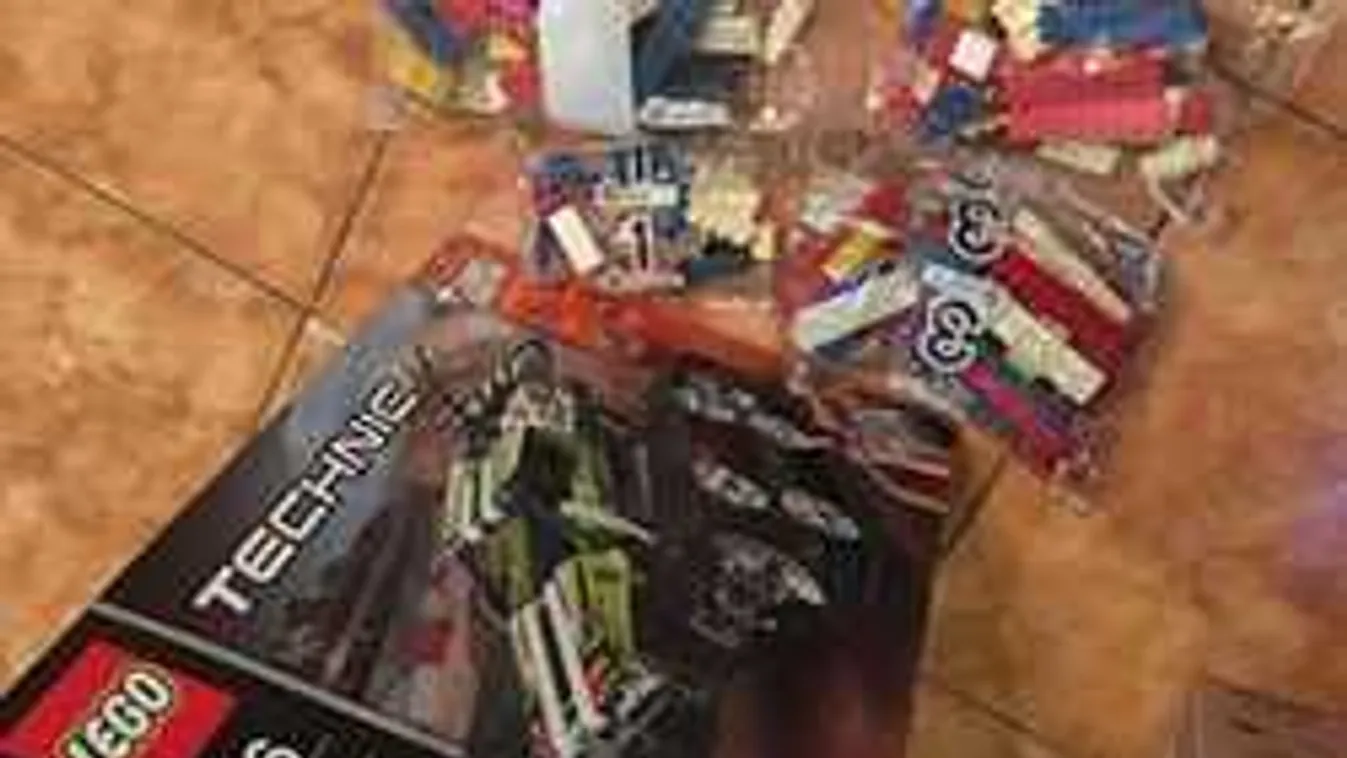 Kiderül, ki tett reklámpapírt a LEGO helyére