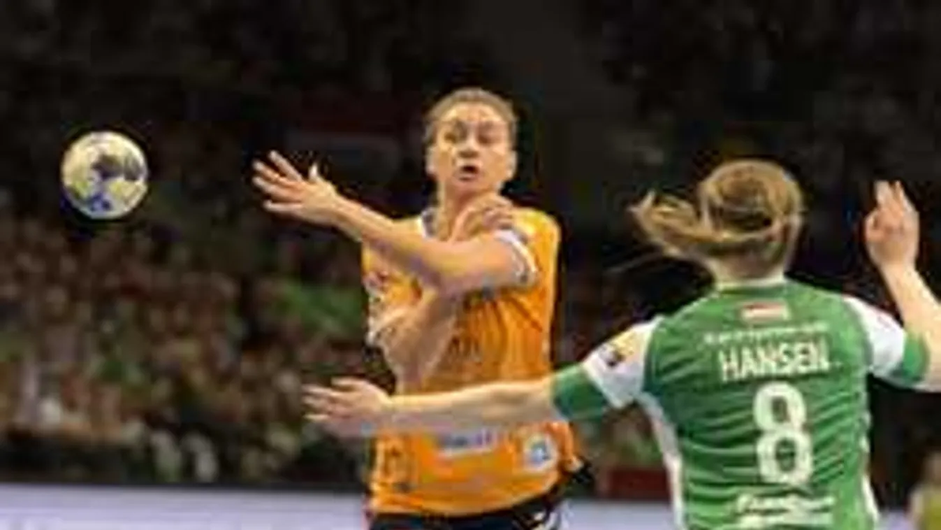 Élő adásban káromkodott a magyarok miatt a külföldi sztár